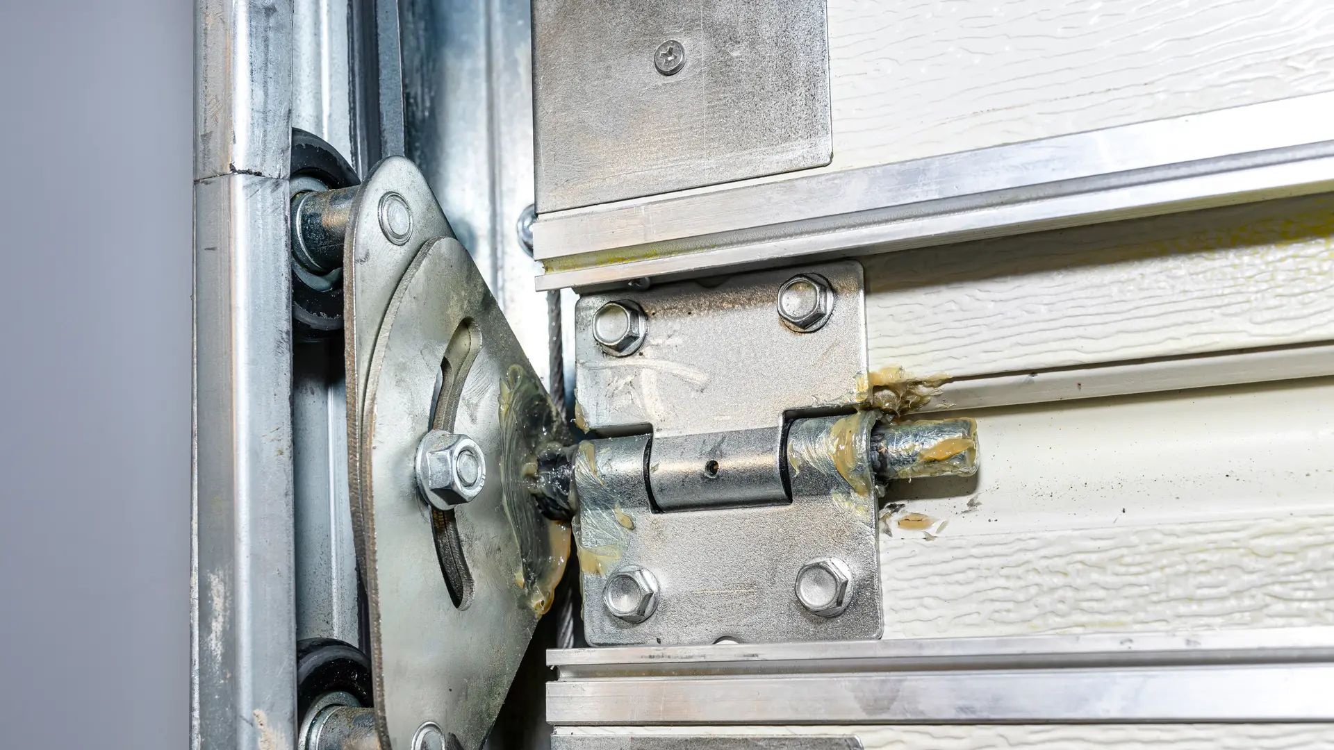 Garage Door Maintenance & Tune-Up Plans in Calgary